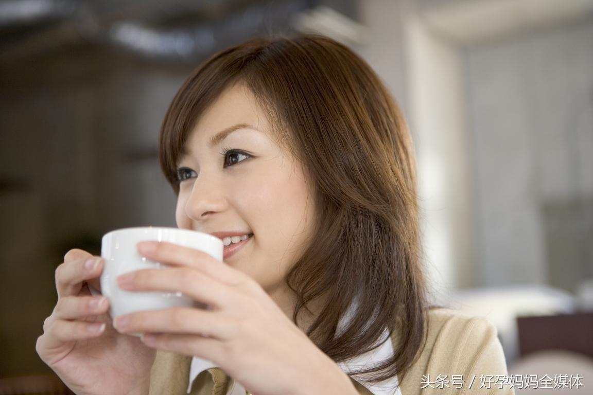 产后出血如何确认是来月经,产后第一次来月经来几天正常