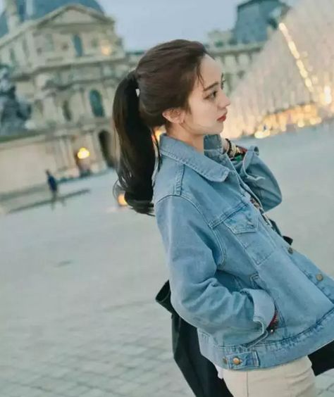 刘海长了遮眼睛短了又不好看,刘海剪短了怎么才可以扎上高马尾