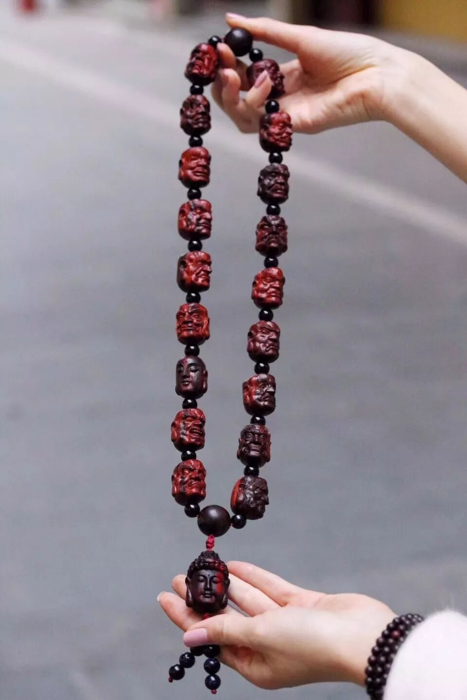 新手小叶紫檀手串如何盘玩保养,小叶紫檀手串如何重新盘玩