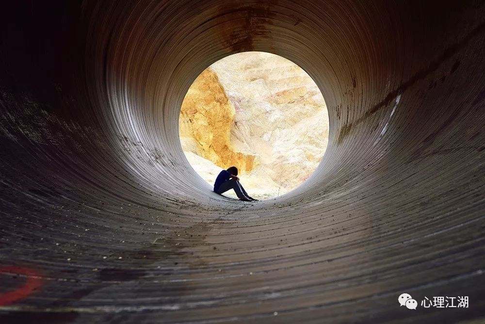 一个人感觉孤独难受该怎么办,感觉内心孤独的时候该怎么办