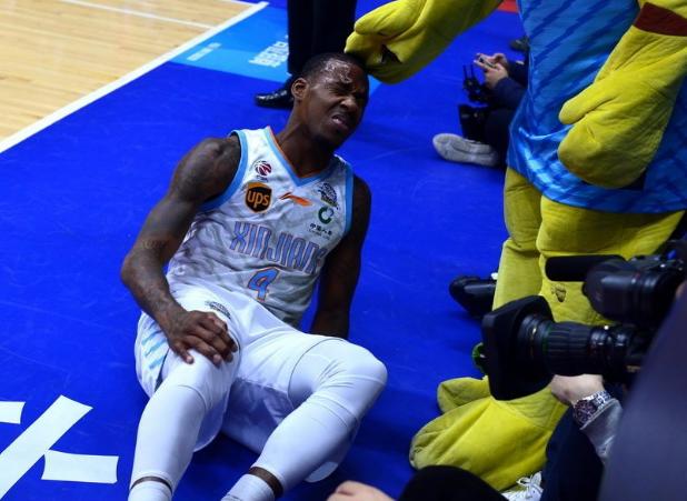 新疆队亚当斯最近的状况,新疆队最新消息亚当斯