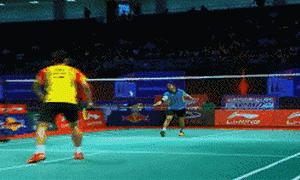 羽毛球单打策略,简单实用的羽毛球技巧