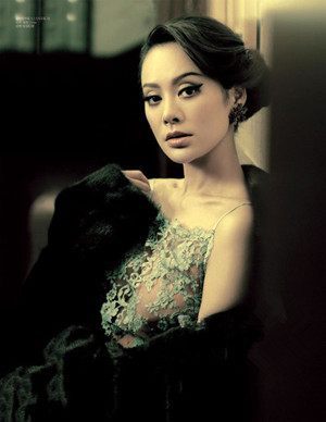 angelababy跨年歌曲跑调,angelababy杨幂晚会