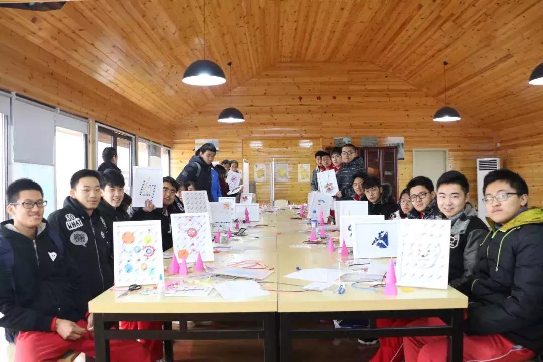 “巧手赛天工,喜庆家年华”——记崇文门中学主题工作坊