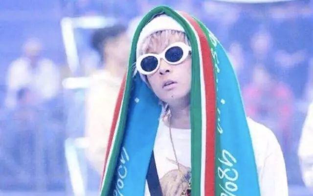 「不只是篮球」我的18岁,半截CK*裤内**,一个人的兵荒马乱