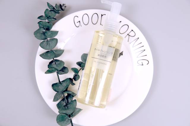 用什么卸妆可以一次搞定,实用又好用的卸妆方法