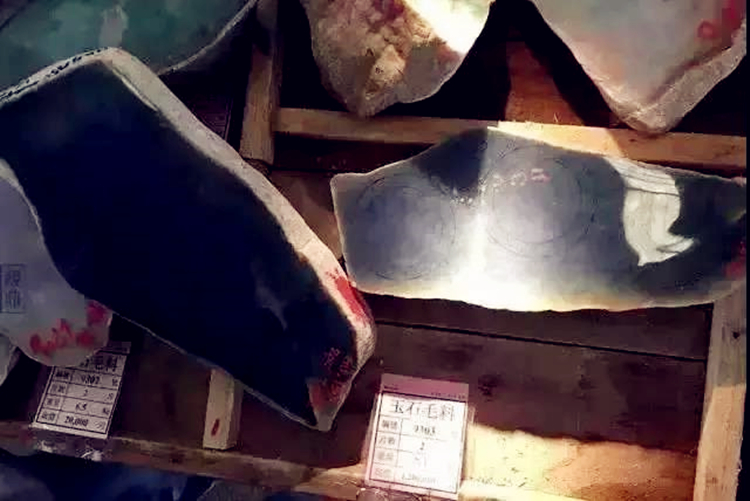 翡翠黑乌鸡款,公盘乌鸡翡翠