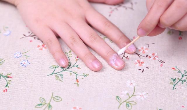 抹指甲油有什么用,油性指甲油和水性指甲油怎么卸掉