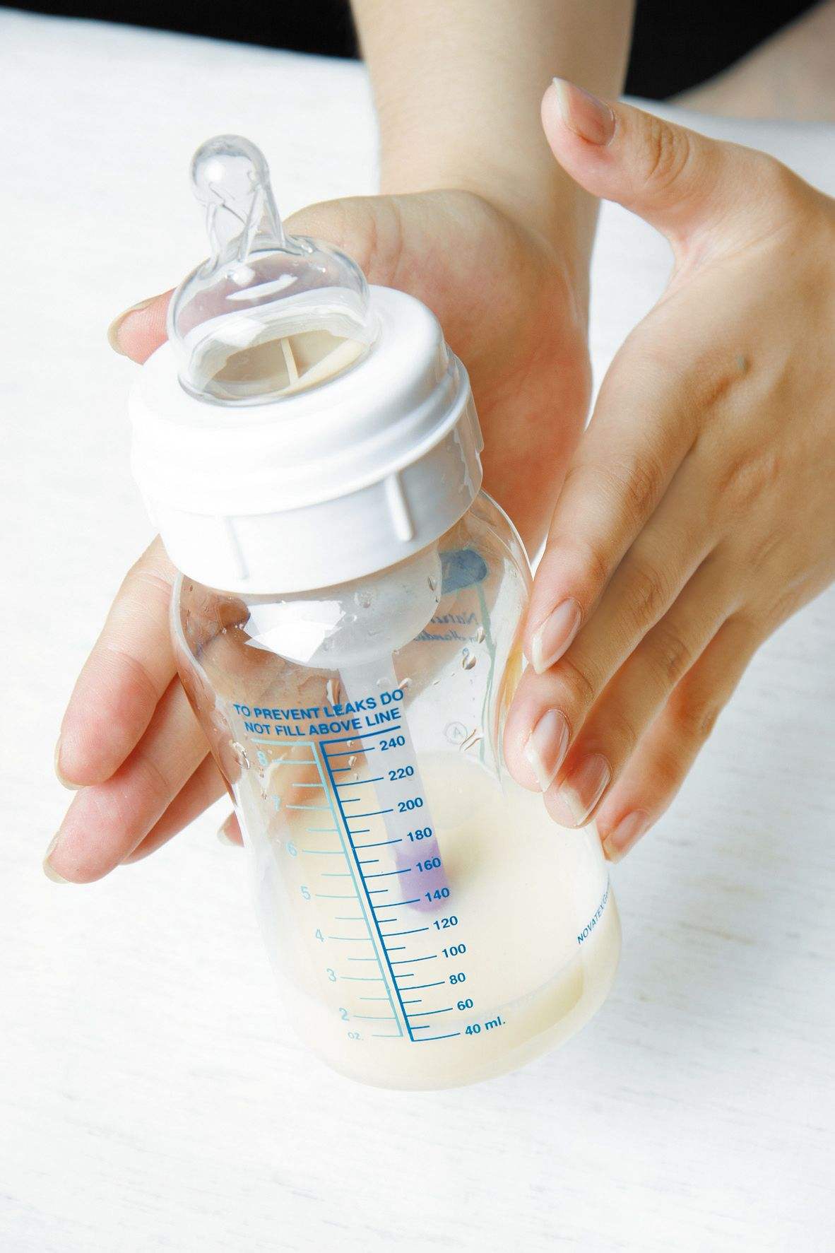 奶粉冲有挂壁的好还是不挂壁的好,奶粉挂壁是决定奶粉好坏的标准吗