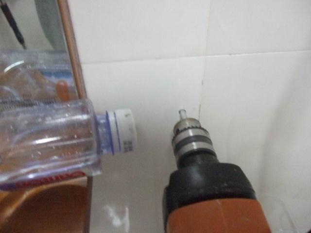 墙上的瓷砖打孔打烂了怎么补救,瓷砖打孔怎么打才不会裂