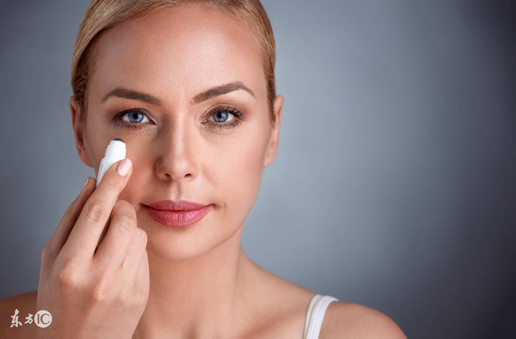 熬夜拒绝熊猫眼教你如何去黑眼圈,黑眼圈太重了像熊猫眼如何消除