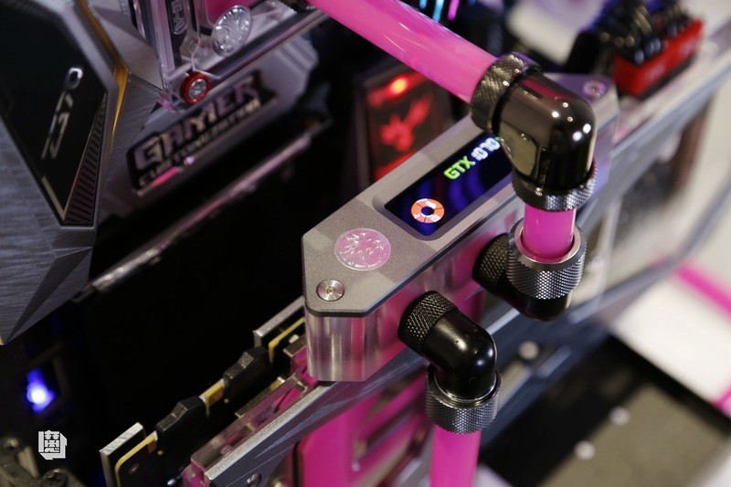 跨界新时尚—MOD玩家重金打造潮牌Aape客制化水冷主机