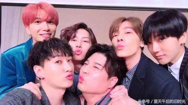 爱上SuperJunior的老少年们，大概是因为简简单单的情深义重吧！