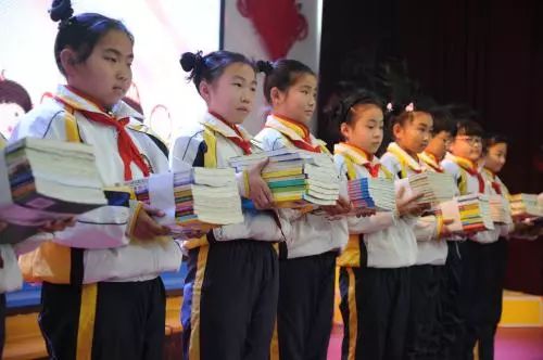 凝聚慈善力量情暖困难群众,凝聚正能量圆梦微心愿