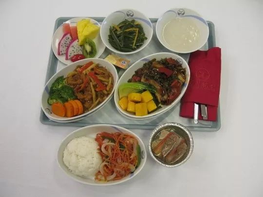 上午在广州捂白过严冬,下午在塞班岛放肆晒黑