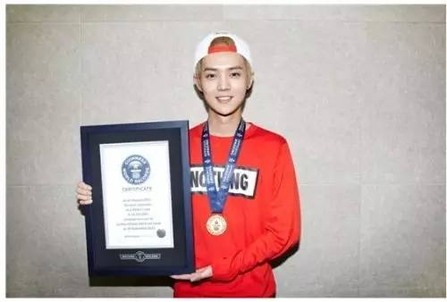 鹿晗24岁生日,鹿晗27岁生日视频