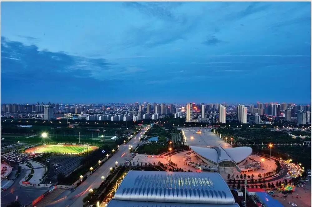 城在林中人在景中,城在园中人在景中