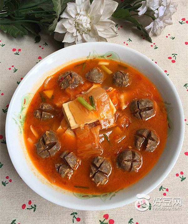 天冷来一碗肉香汤鲜美味又滋补,天冷来上一碗酸辣汤舒服一整天