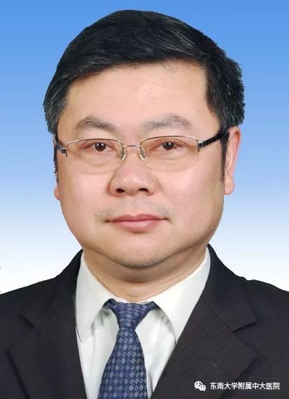 突然有食物噎在食道,吃食物食管噎住了