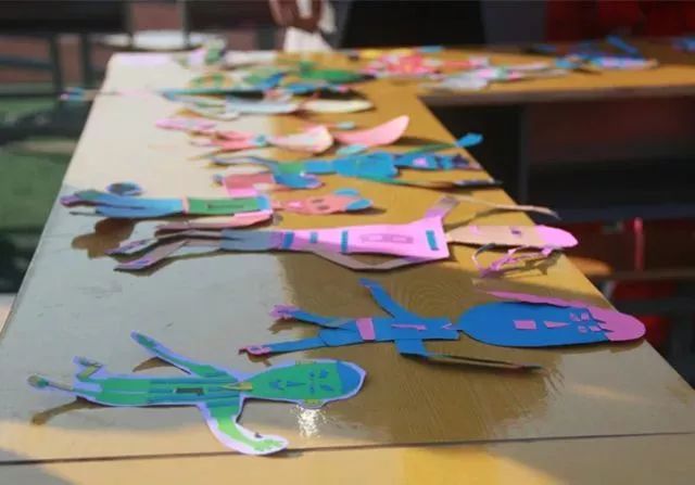 狗年要来了！浦江这所小学做的画有点意思的