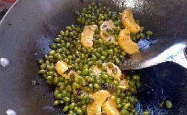 女朋友第一次为我下厨好感动,女朋友第一次下厨全集