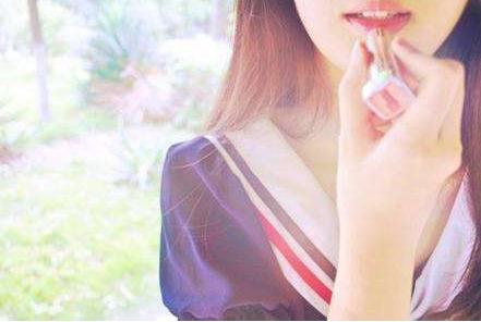 素颜涂什么品牌口红好看,适合素颜涂的口红颜色有哪些