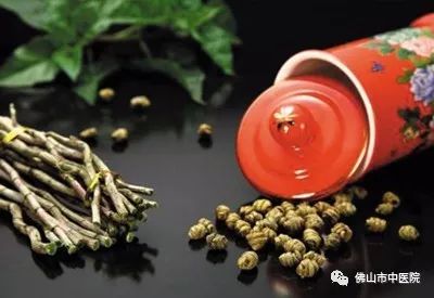 「药师在线」九大仙草之首的石斛功效多多，教你如何选（含食疗推荐）