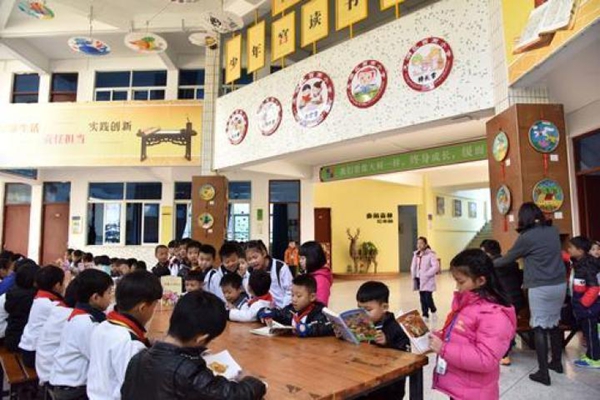 建设美丽乡村树立文明新风,倡导文明新风共建美丽乡村