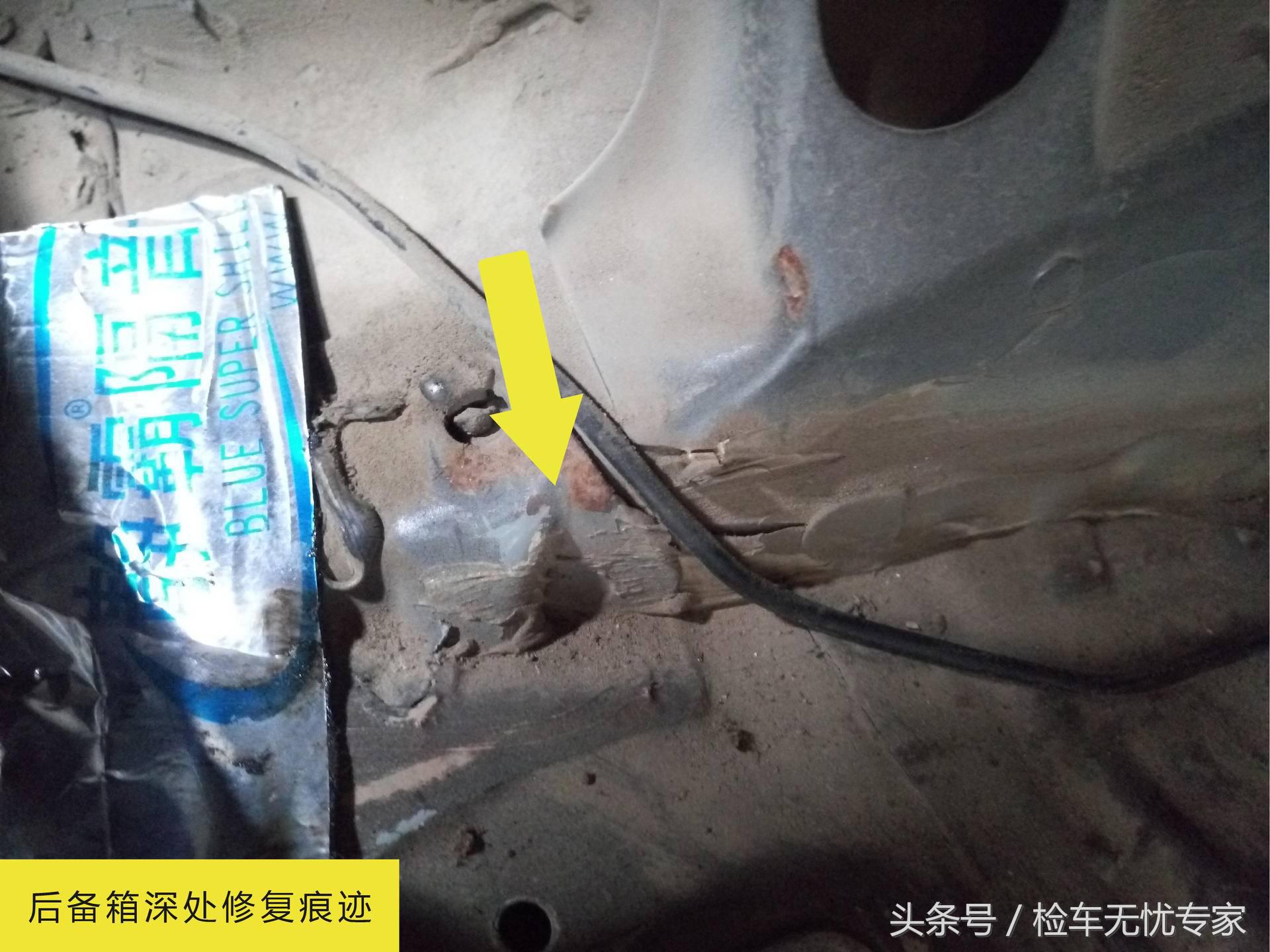 8万买辆10年的丰田锐志，捡漏还是入坑？打开车门朋友愣了