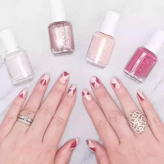 红色挑心系列美甲,明星同款纯色美甲推荐