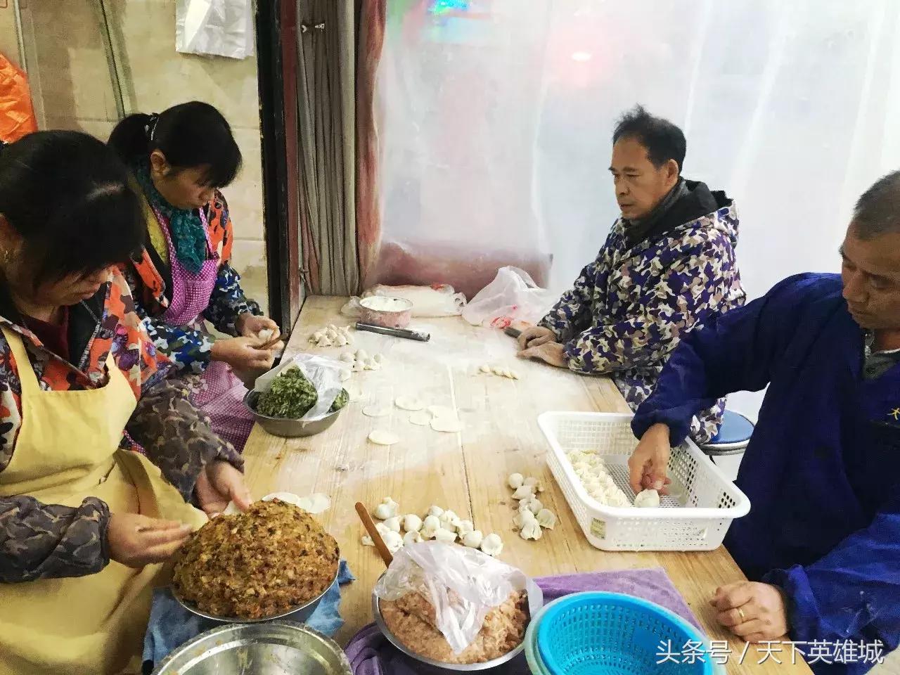 短短一条三百米的街，竟让人从白天走到黑夜……