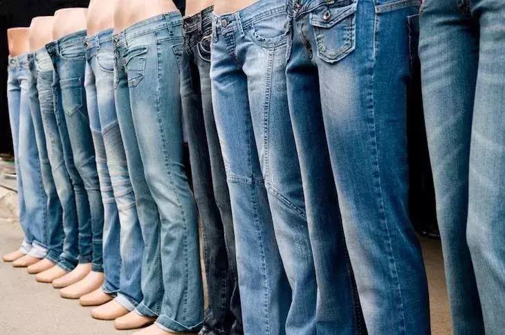 新买的加绒牛仔裤褪色处理妙招,牛仔裤褪色怎么修复原来的色差