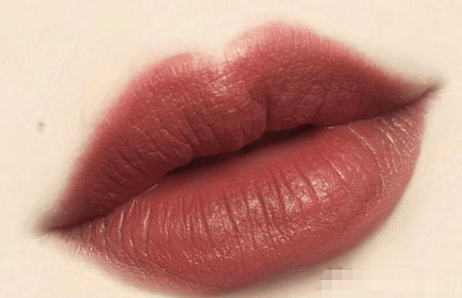 平价彩妆推荐新手用哪款比较好,平价好用的彩妆单品套装有哪些