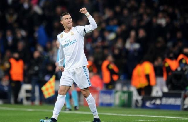 迷人的脸庞和健硕的肌肉是基础,坚持不懈的努力才是他成功的主因