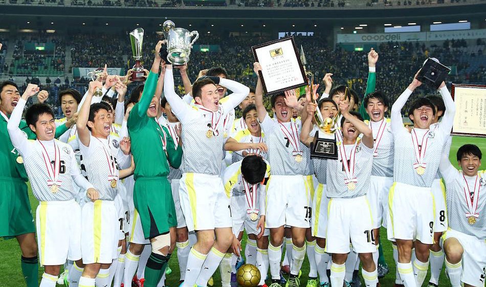 原来足球小将是真的!别人家的校园足球再度刷屏