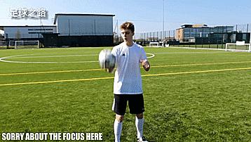 身体各个部位颠球表演,多部位颠球教学女生