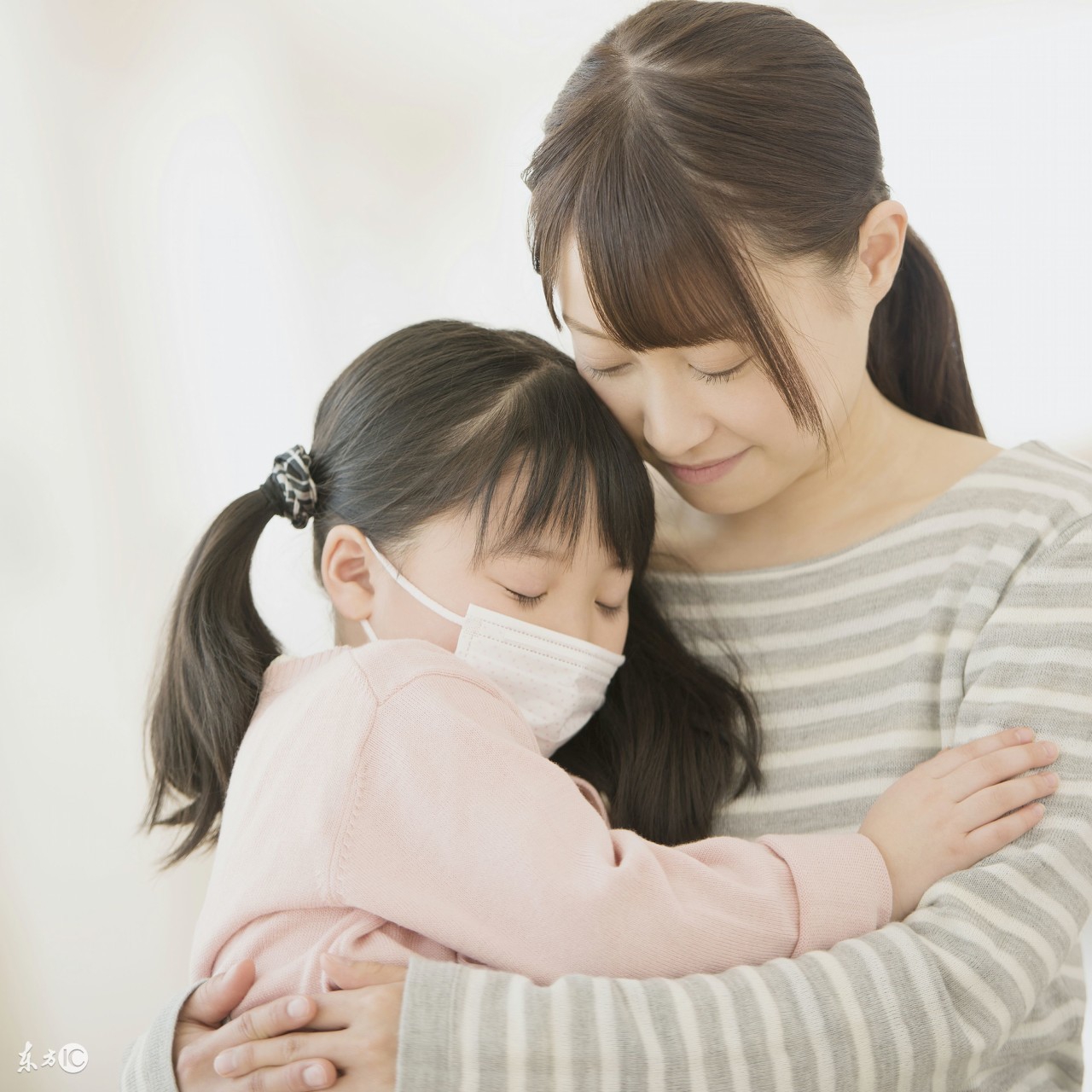 儿童冬天感冒反复发烧是怎么回事,冬天小孩子容易感冒的原因