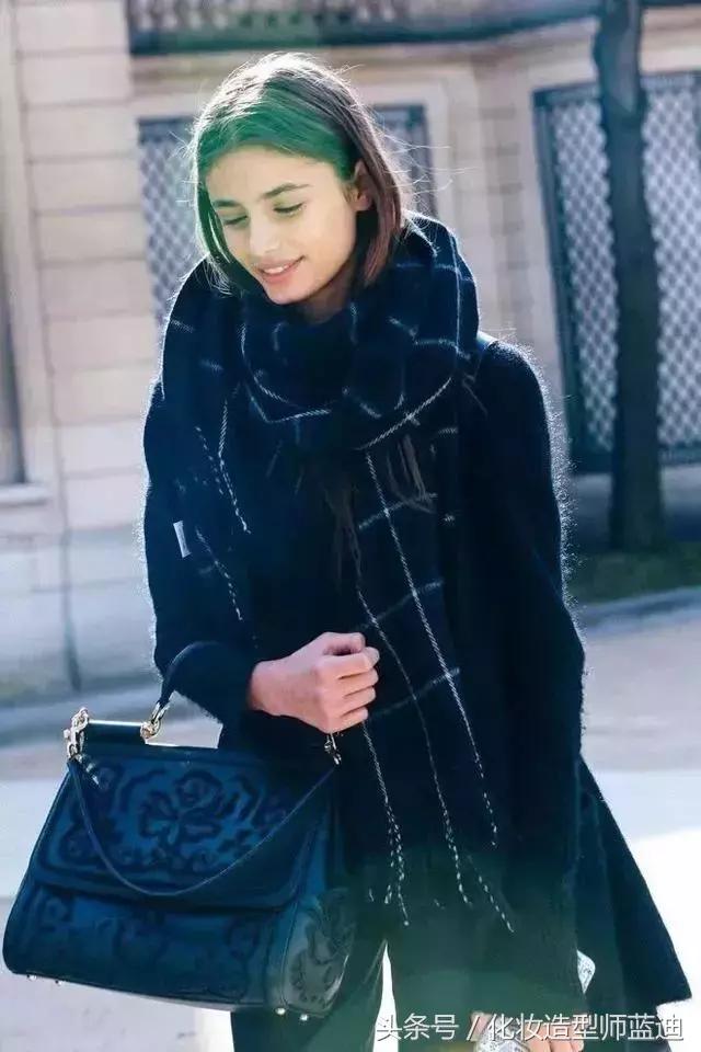 各种颜色的围巾怎么搭配,各个颜色的围巾怎么搭配