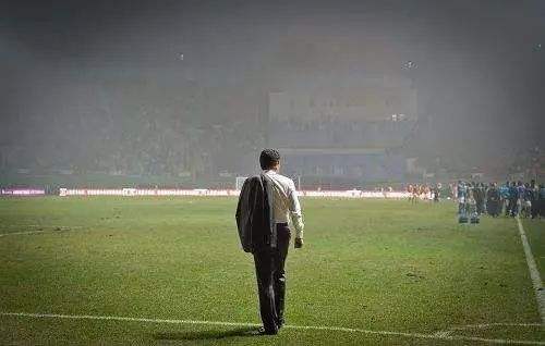 致喜欢踢球的中年男人,致那些热爱足球的男生们