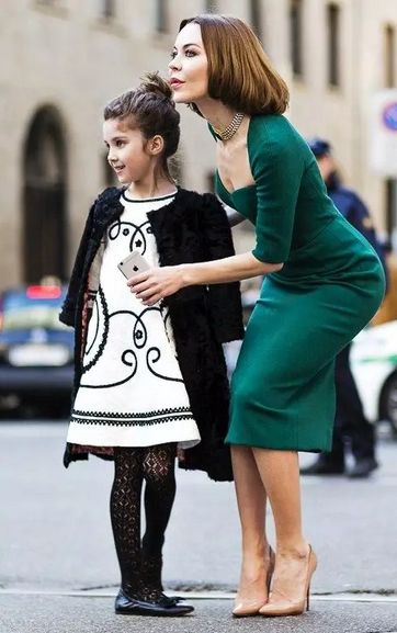 吴佩慈台北时尚派对,吴佩慈黄色套装走秀