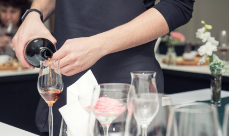 开一瓶有沉淀的葡萄酒,开一瓶葡萄酒