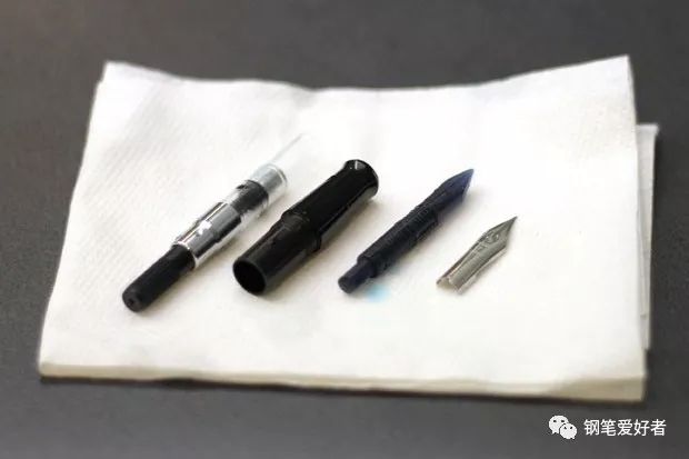 钢笔如何保养的全过程,清洗钢笔时应该避免哪些常见错误
