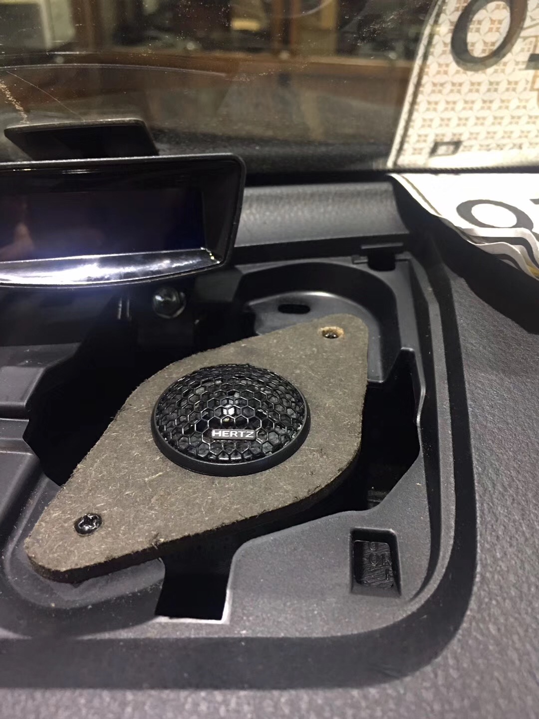 丰田rav4音响改装效果图,汕头星悦汽车音响改装隔音