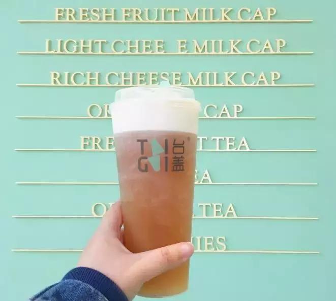 广州奶茶店被挤爆,奶茶店被挤爆