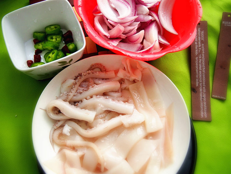 正宗铁板鱿鱼制作方法视频,自制铁板鱿鱼酱料的做法