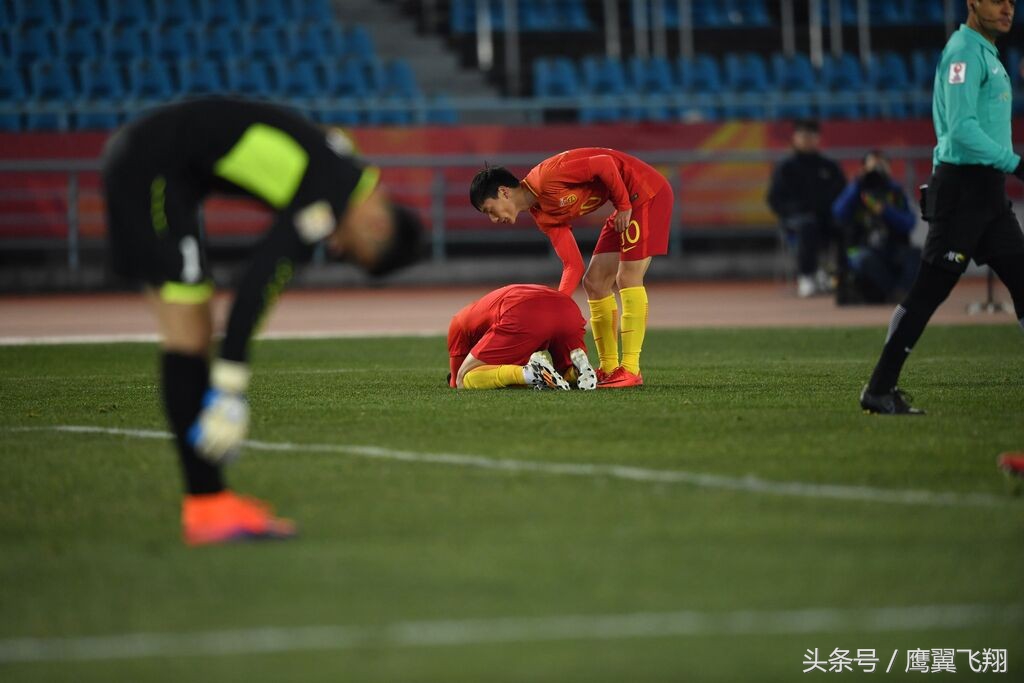 韦世豪跪地抱头痛哭,这就是兄弟经典歌曲