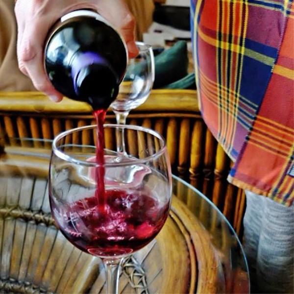 为什么红酒可以隔夜喝呢,为什么红酒能横放白酒不行