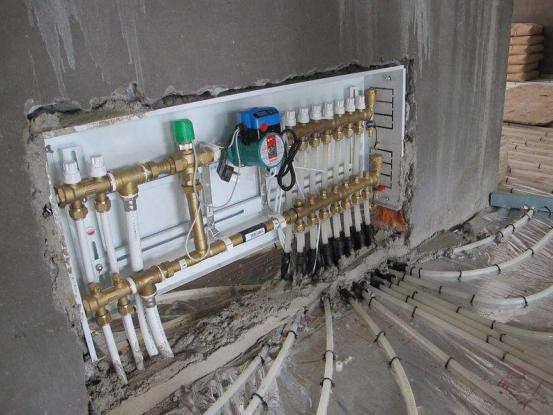 带循环泵地暖分水器安装示意图,地暖分水器安装在房间哪个位置好