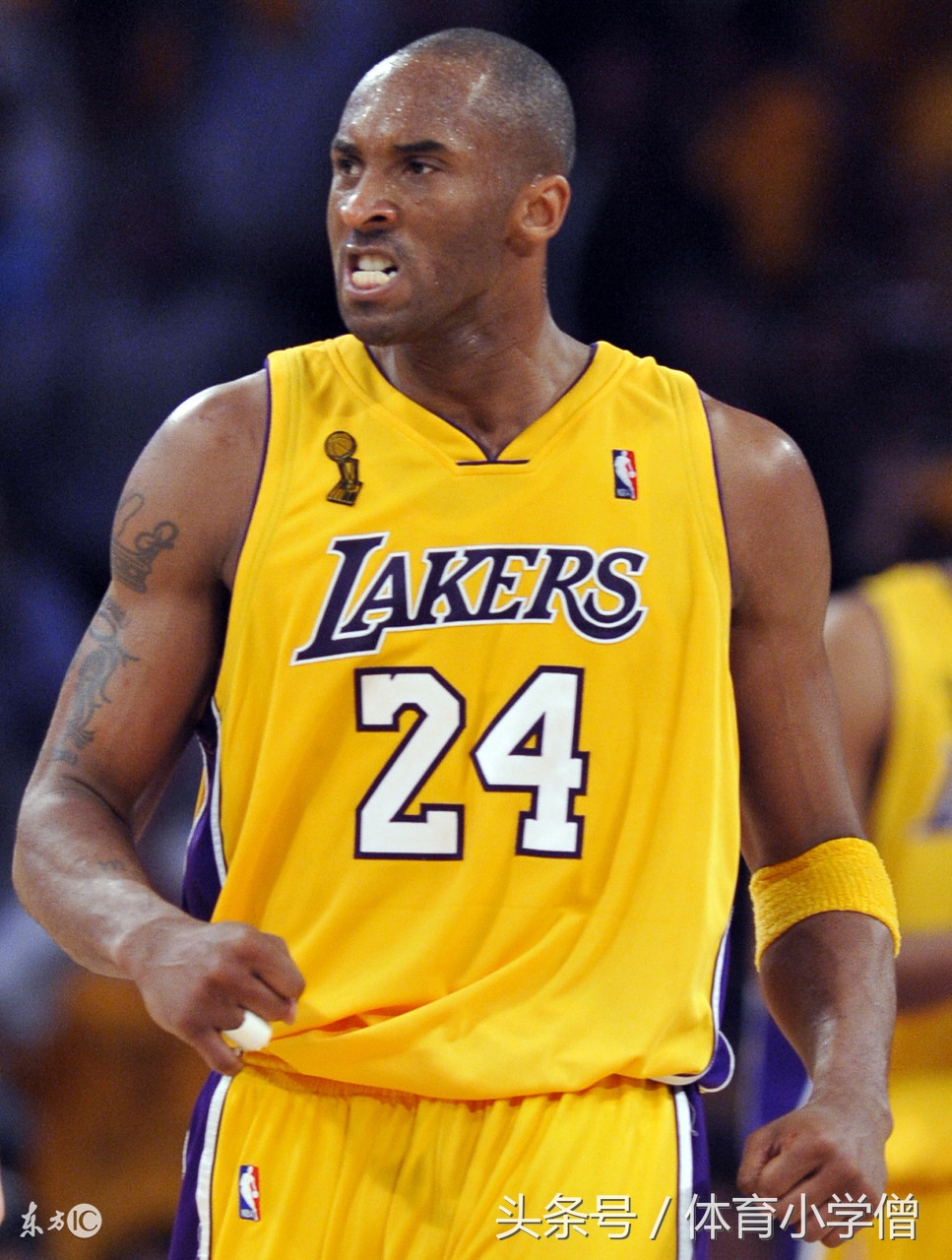 「百万英雄」体育真题“泄露”，FIFA是什么联赛的简称？万人答错