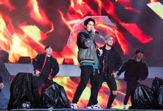 微澜演唱会完整版,微澜群星演唱会